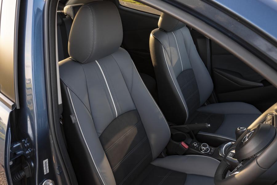 Интерьер Mazda2 2019 года  (UK) (фото 30 из 54)